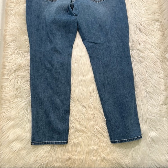 Old Navy Mid-Rise Power Slim Straight Jean Willow Wash 18 - Picture 8 of 11